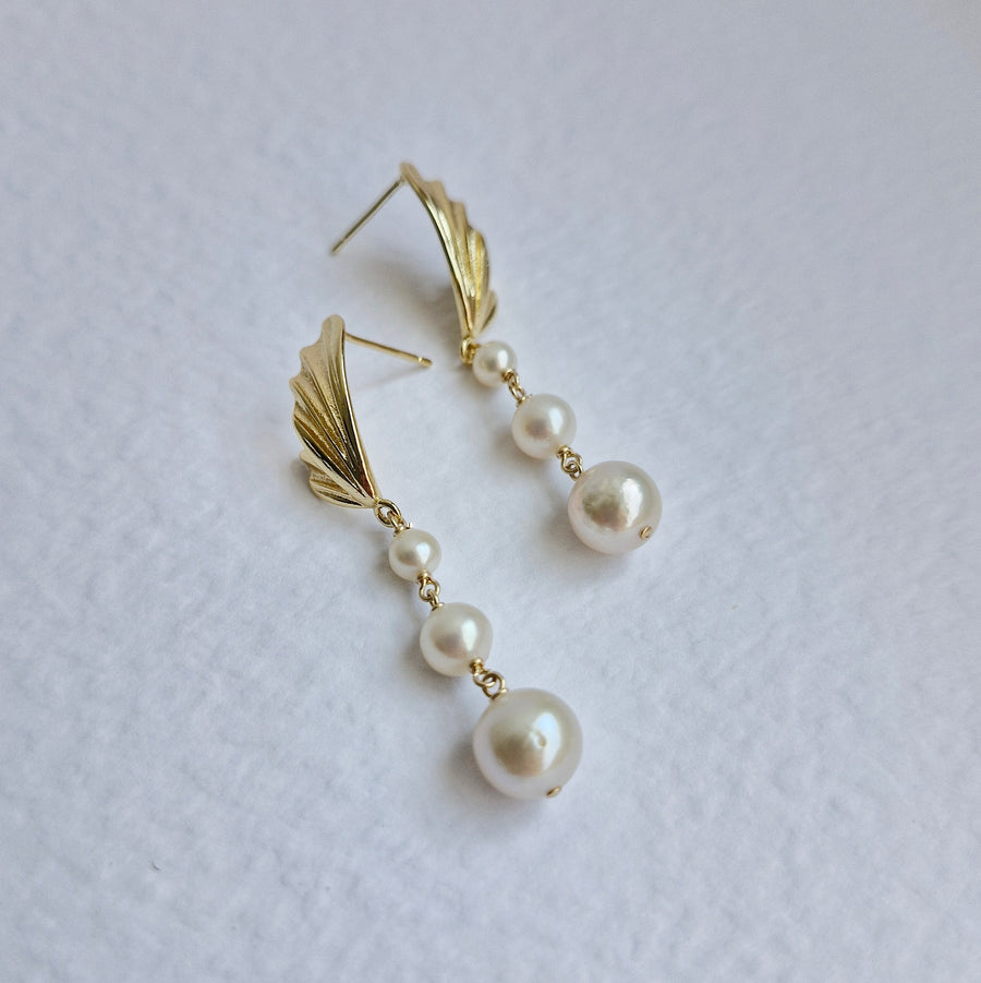 Graduated Pearl Earrings | 18k Gold-plated Mirror Butterfly Wing Earpost