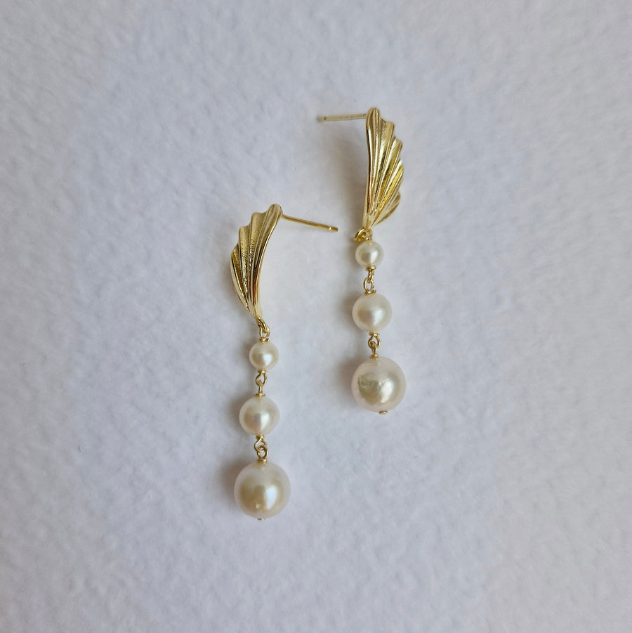 Graduated Pearl Earrings | 18k Gold-plated Mirror Butterfly Wing Earpost