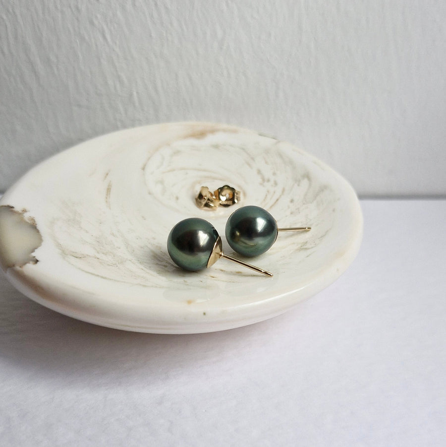 Tahitian Pearl Earstuds #17 (Dark Grey/Green Overtone) / 14k Gold-filled