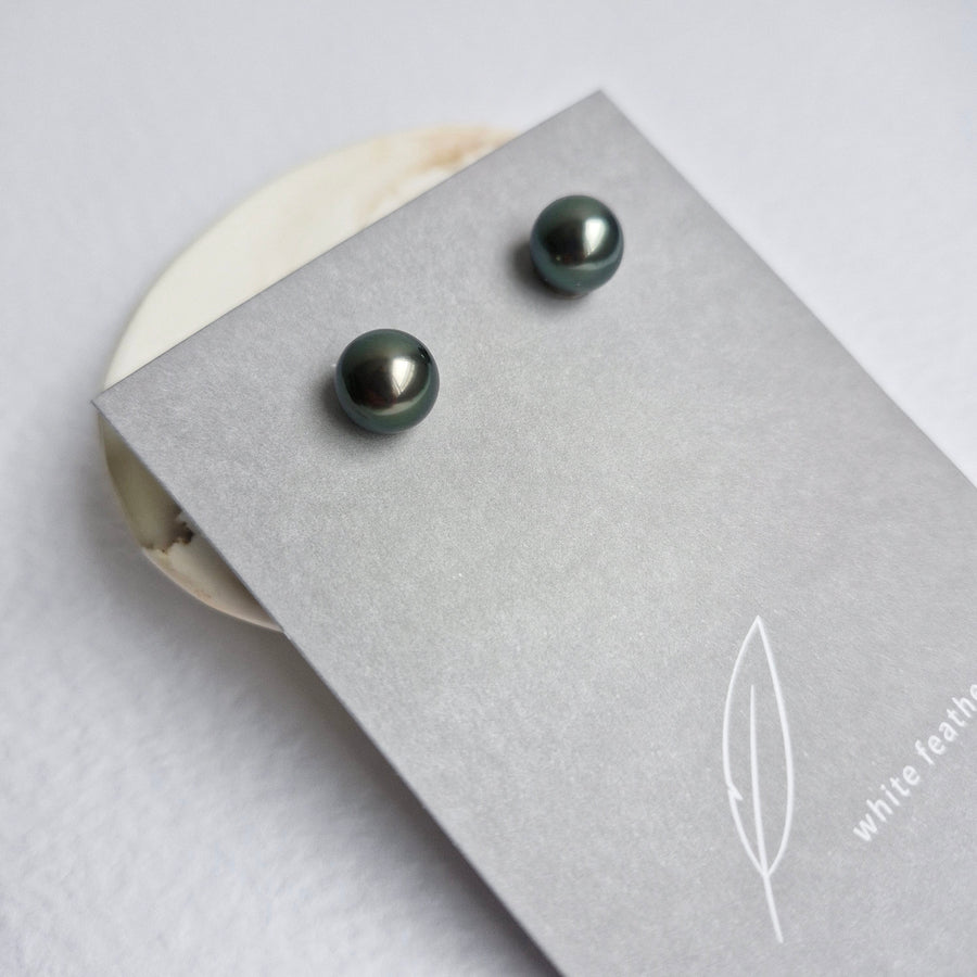 Tahitian Pearl Earstuds #17 (Dark Grey/Green Overtone) / 14k Gold-filled