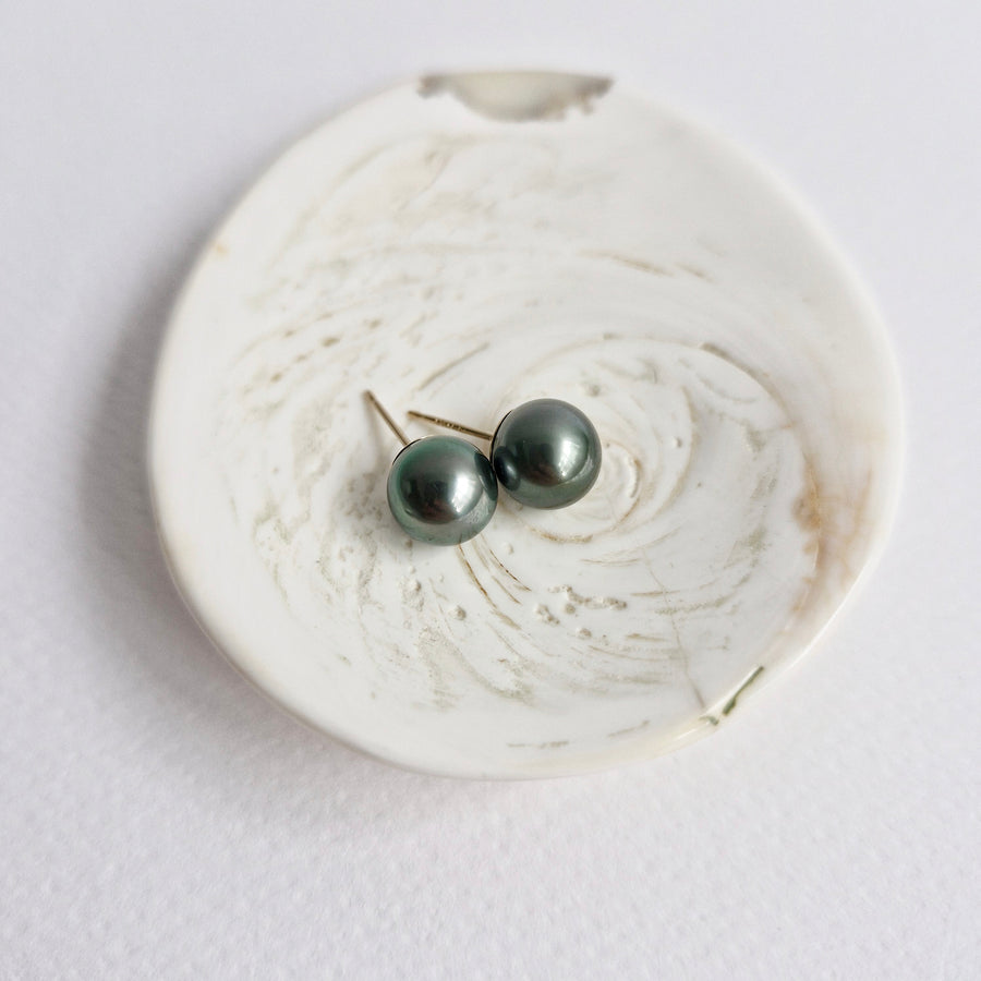Tahitian Pearl Earstuds #25 (Dark Grey/Green Overtone) / 14k Gold-filled