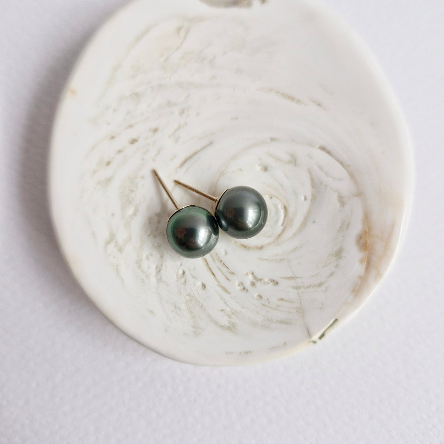 Tahitian Pearl Earstuds #25 (Dark Grey/Green Overtone) / 14k Gold-filled