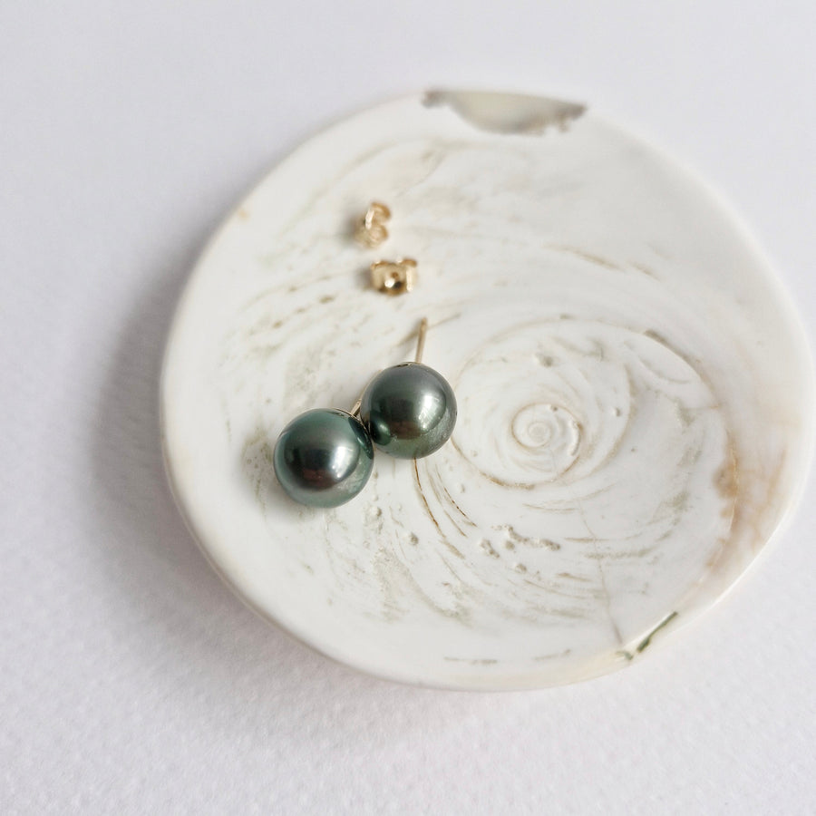 Tahitian Pearl Earstuds #25 (Dark Grey/Green Overtone) / 14k Gold-filled