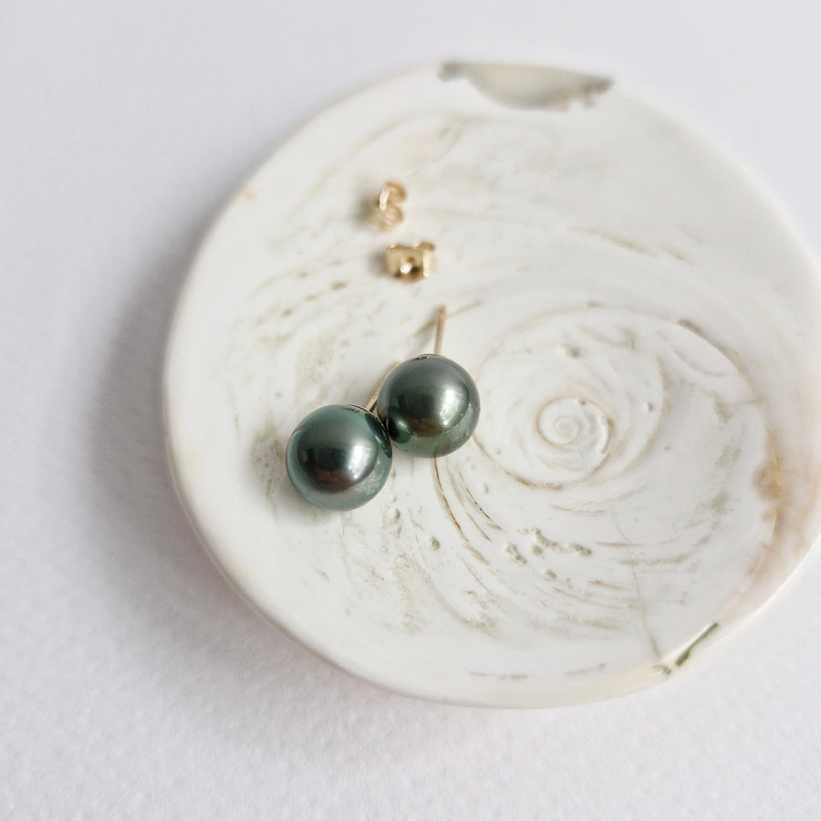 Tahitian Pearl Earstuds #25 (Dark Grey/Green Overtone) / 14k Gold-filled