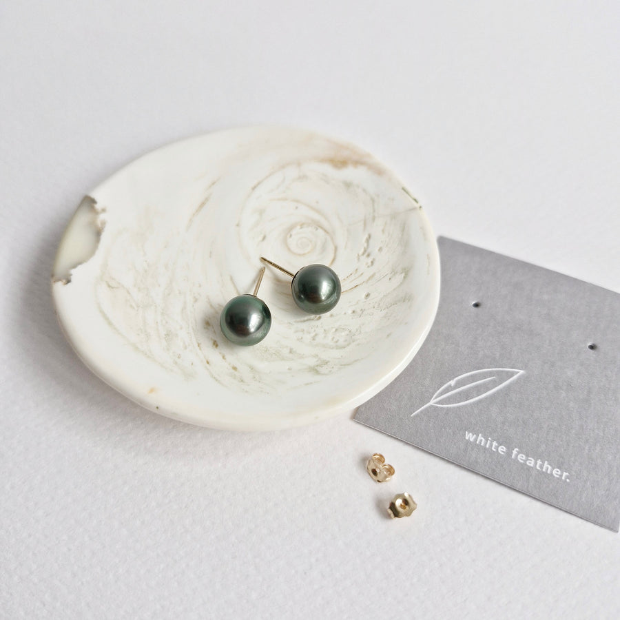 Tahitian Pearl Earstuds #25 (Dark Grey/Green Overtone) / 14k Gold-filled