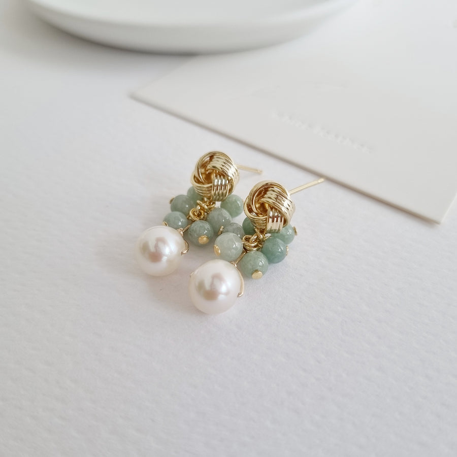 Regina Earrings / Jade / Freshwater Pearl
