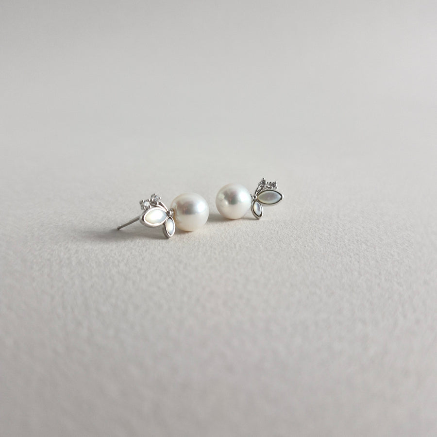 CALLIS Freshwater Pearl Earrings