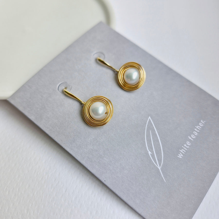 Cyra Freshwater Pearl Earrings / 14k Gold-filled