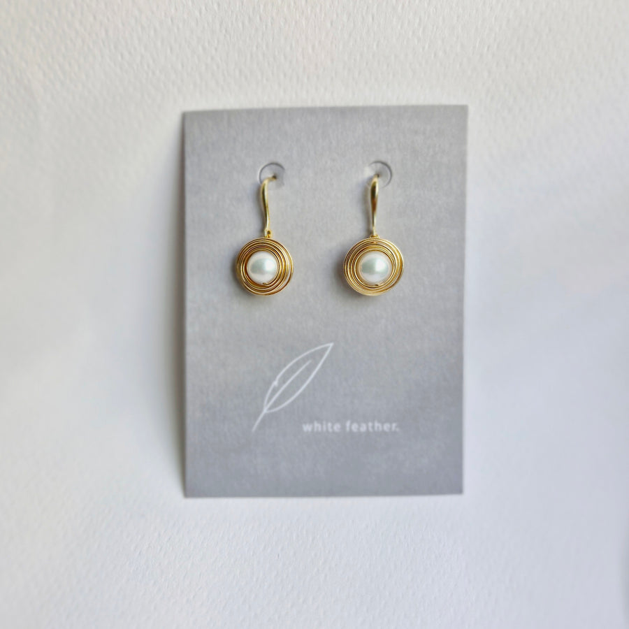 Cyra Freshwater Pearl Earrings / 14k Gold-filled