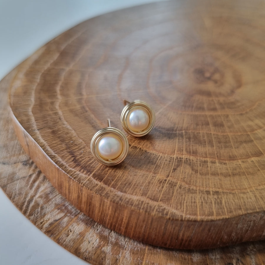 Branka Earstuds (Large) / Freshwater Pearls