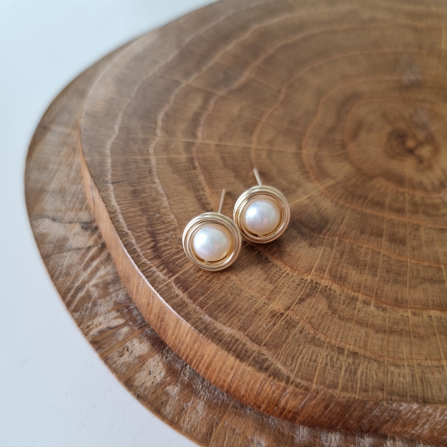 Branka Earstuds (Large) / Freshwater Pearls