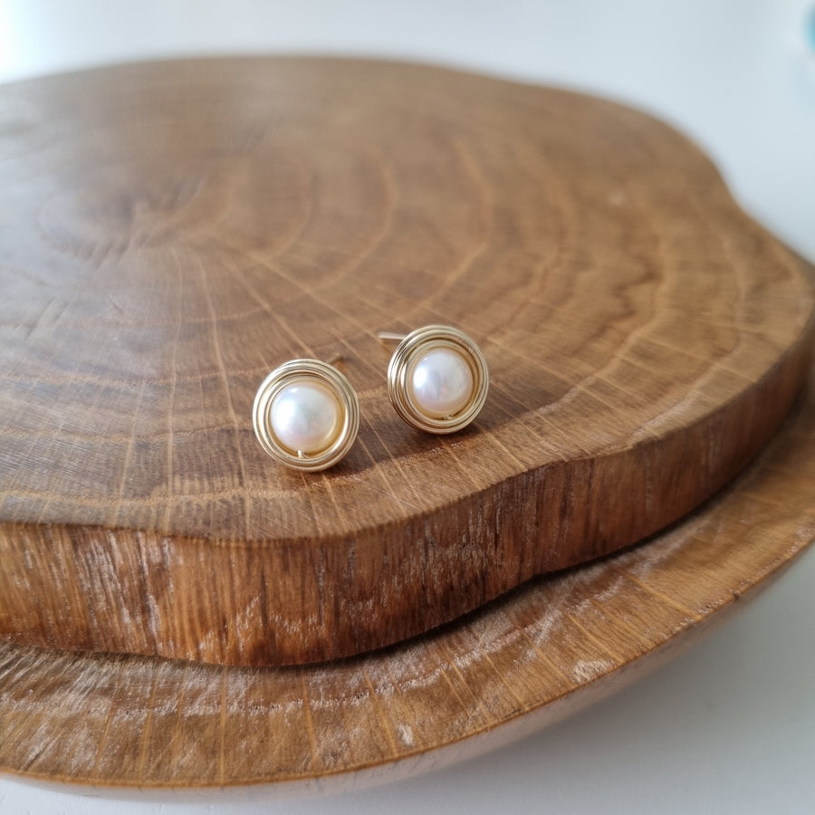 Branka Earstuds (Large) / Freshwater Pearls