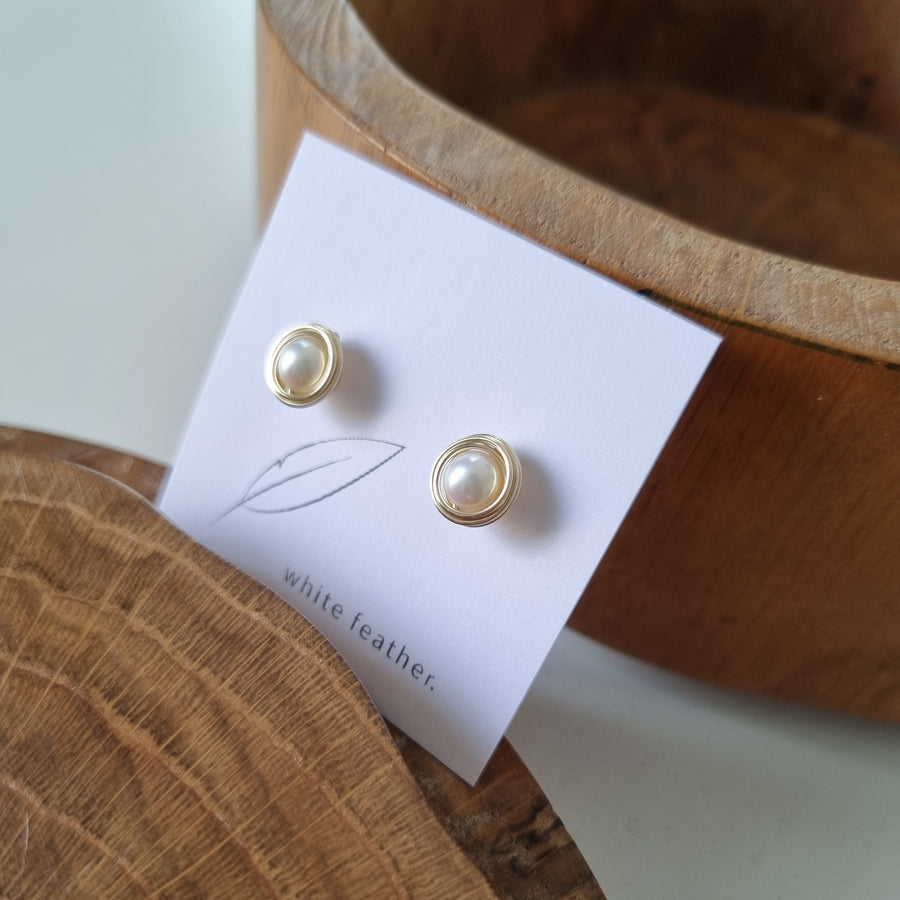 Branka Earstuds (Large) / Freshwater Pearls