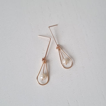 Dew Drop Stud Earrings / Austrian Pearl