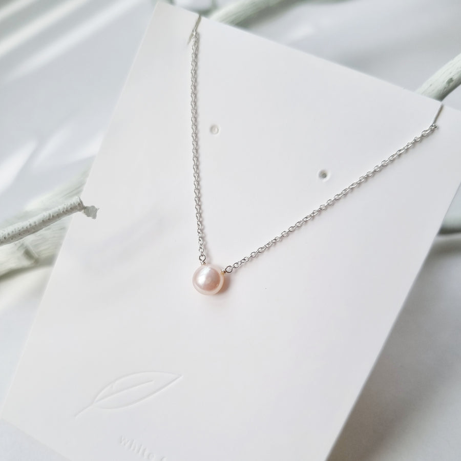Blanche Necklace / Light Peach Small Freshwater Pearl Necklace