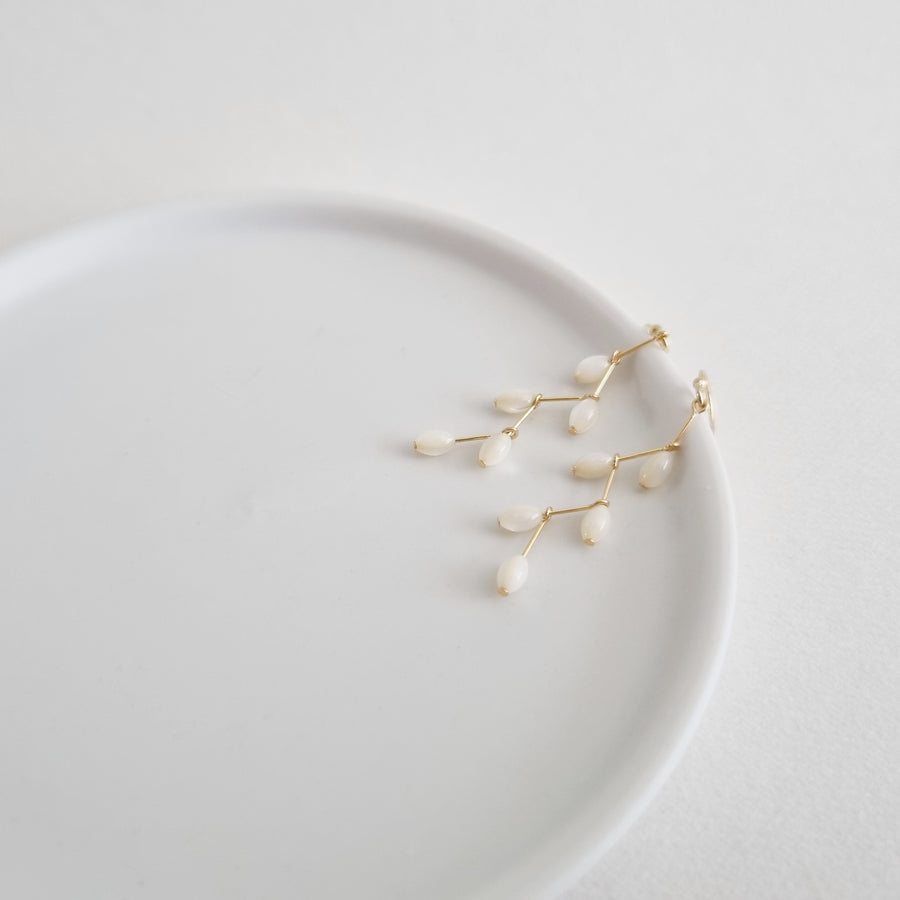 Vidonia Earrings / Mother-of-pearl