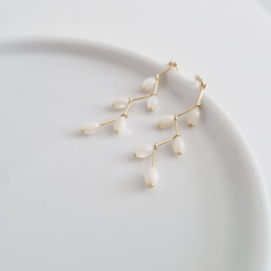 Vidonia Earrings / Mother-of-pearl