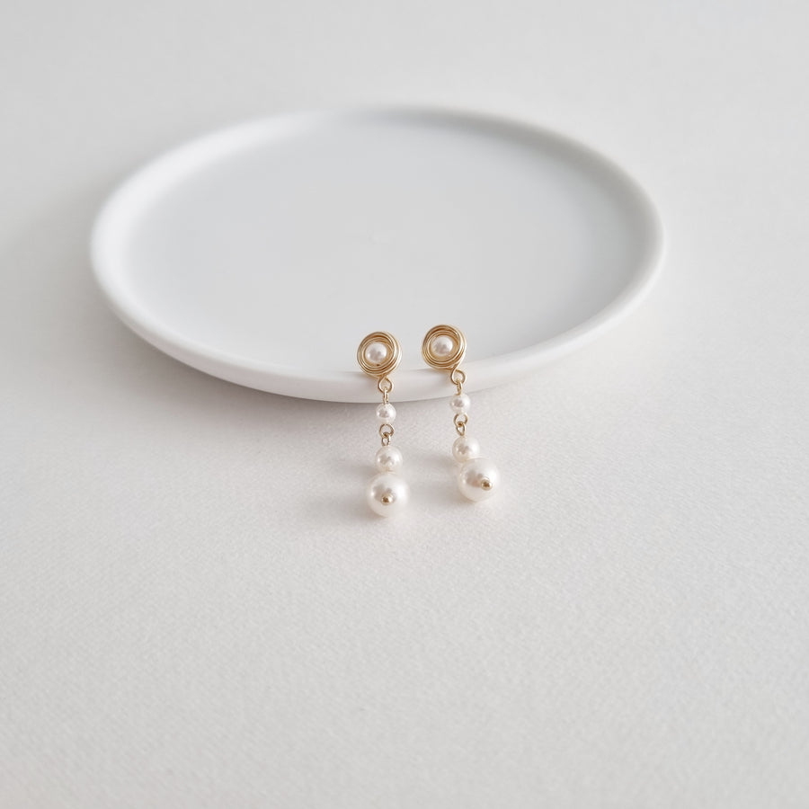 Aurielia Pearl Earrings / Austrian Pearl