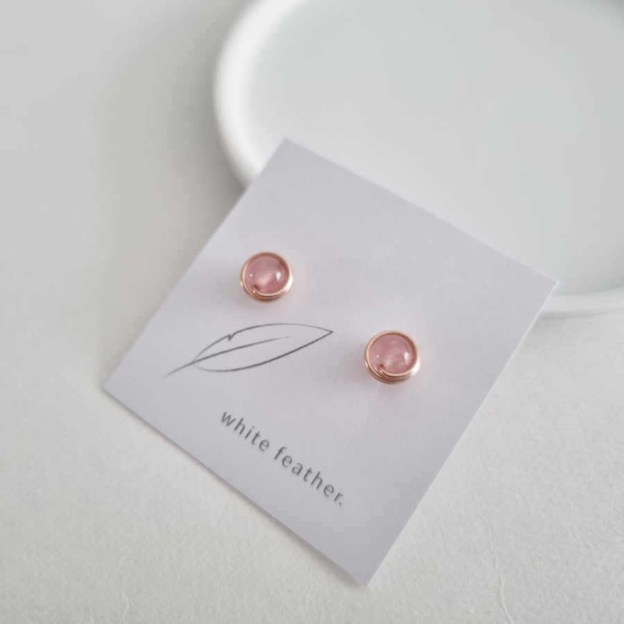 Rose Quartz Earstuds (Medium) / 14k Gold-filled