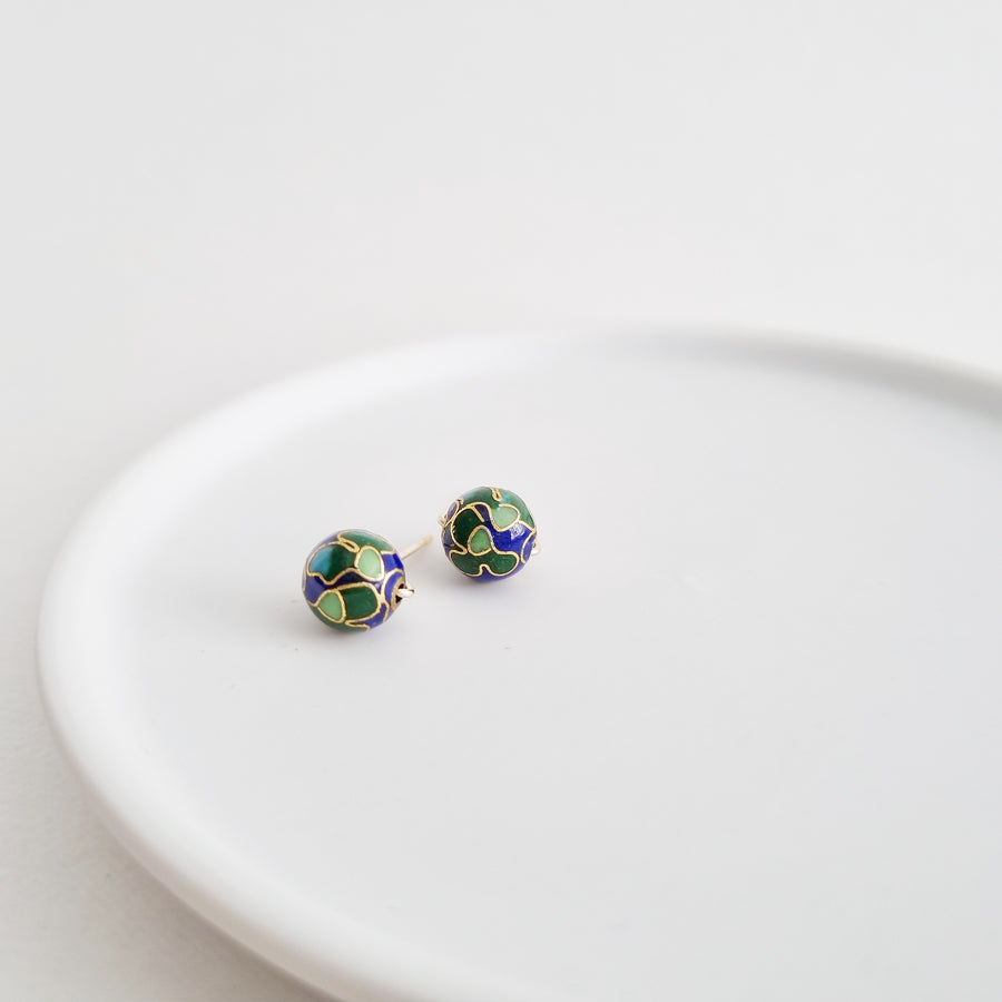 Cloisonné Earstuds 8mm (Basic) / Dark Blue