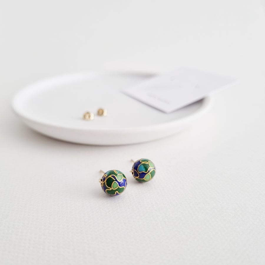 Cloisonné Earstuds 8mm (Basic) / Dark Blue