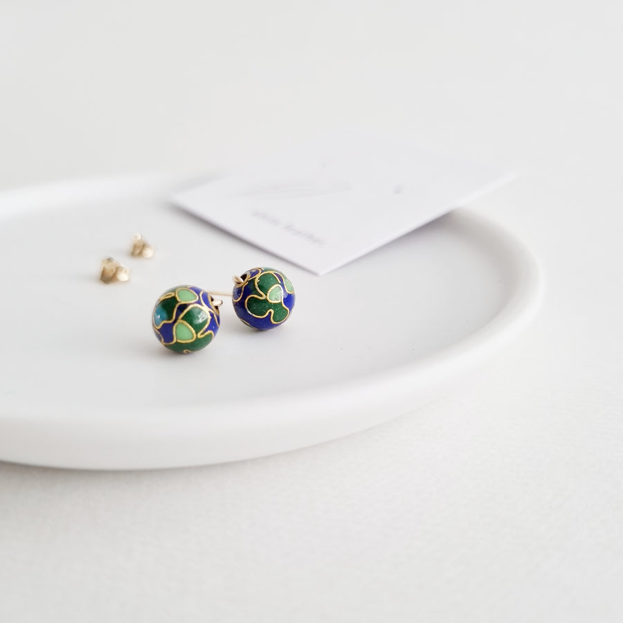 Cloisonné Earstuds 8mm (Basic) / Dark Blue