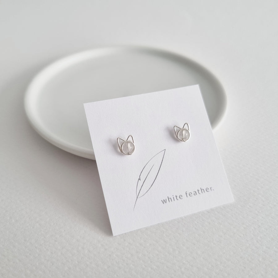 Meowstuds (Small) / Moonstone | 925 Silver