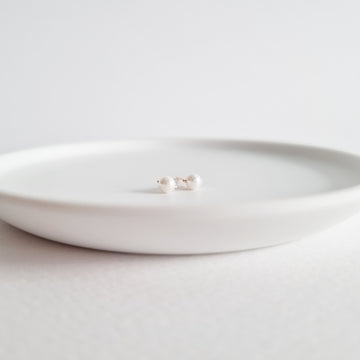 White Austrian Pearl Basic Earstuds (4mm) / 14k Gold-filled