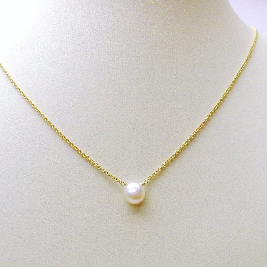 White pearl on sale necklace with gold