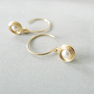 Branka Circle Earrings / Water Pearls