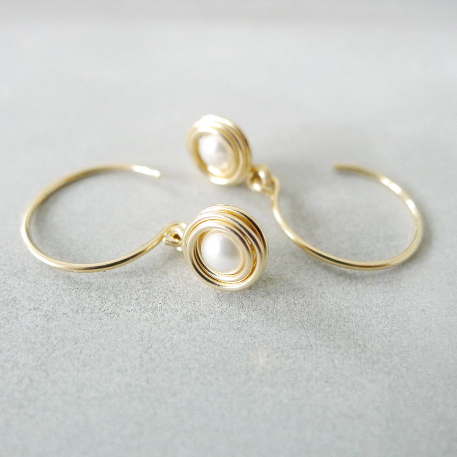 Branka Circle Earrings / Water Pearls