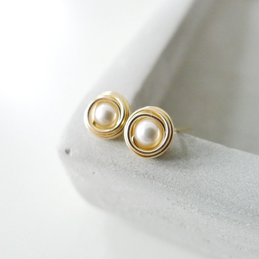 Branka Stud Earrings / Fresh water Pearls