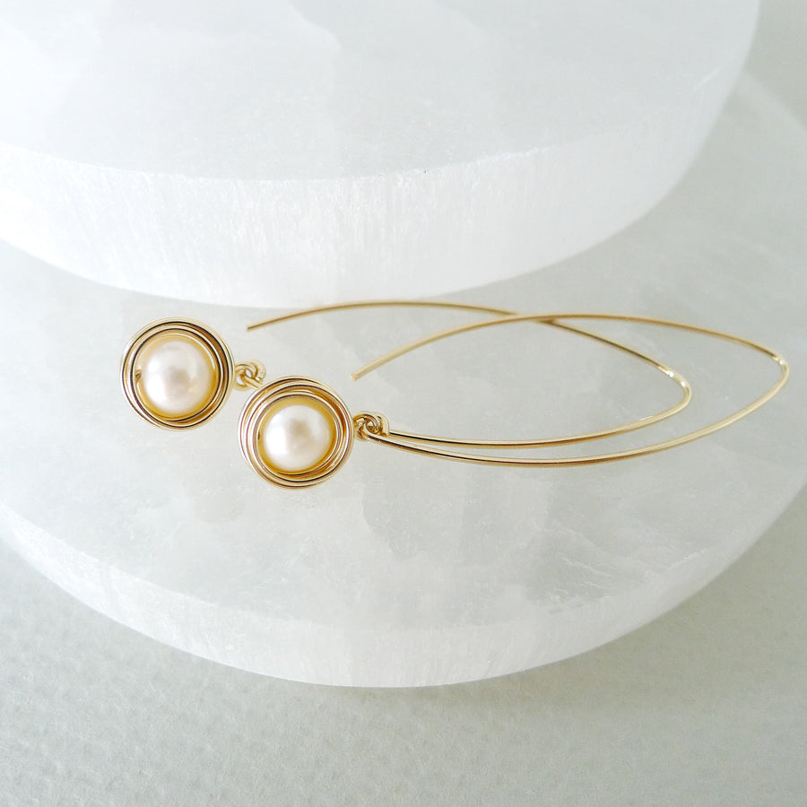 Scarlett Earrings / Freshwater Pearl