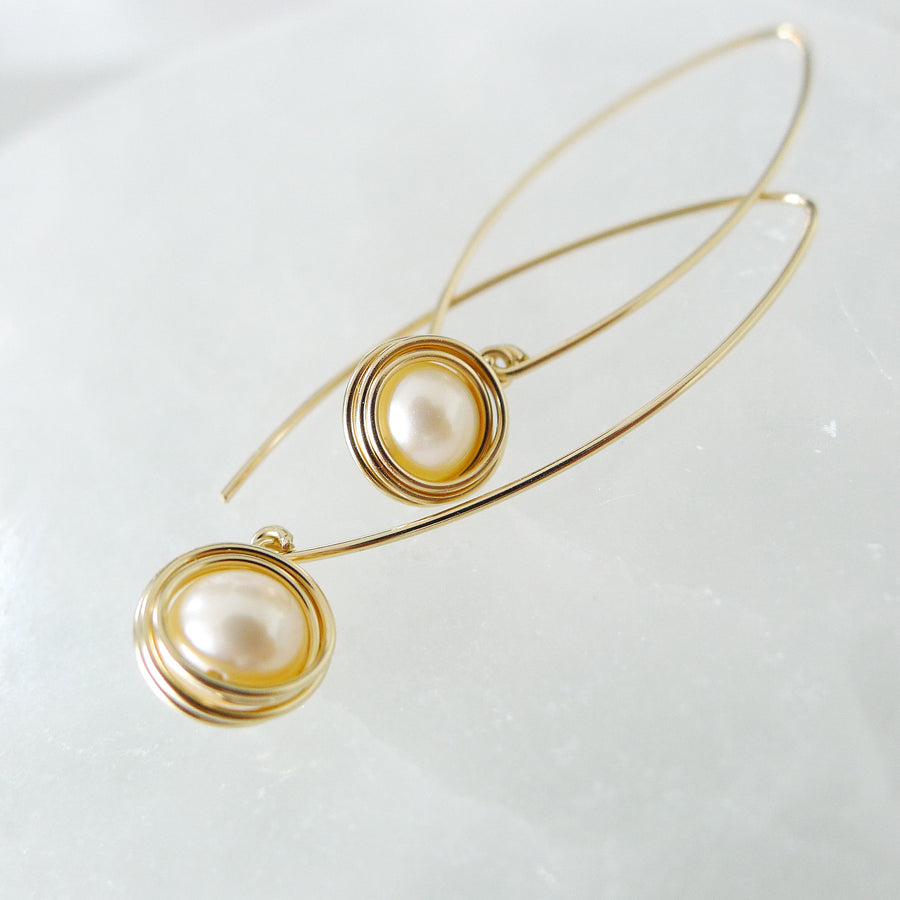 Scarlett Earrings / Freshwater Pearl