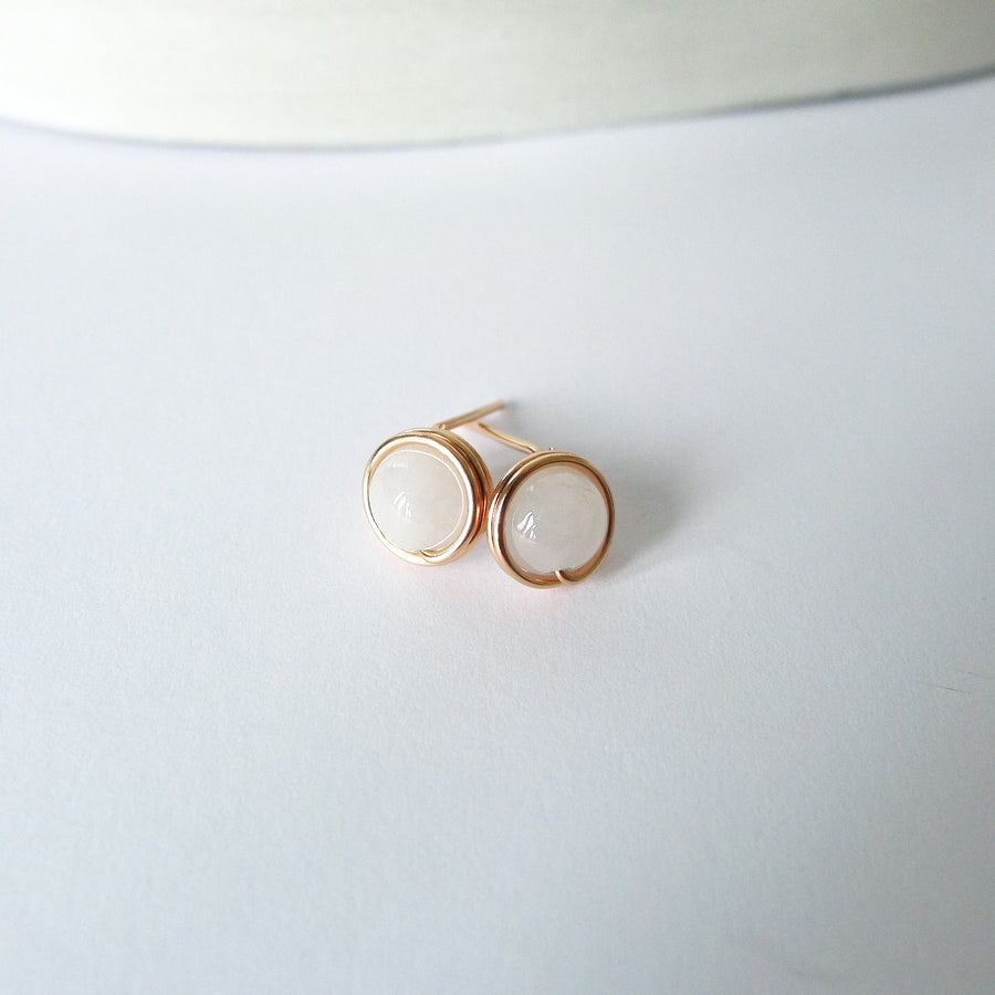 White Jade Earstuds (7mm) / 14k Gold-filled