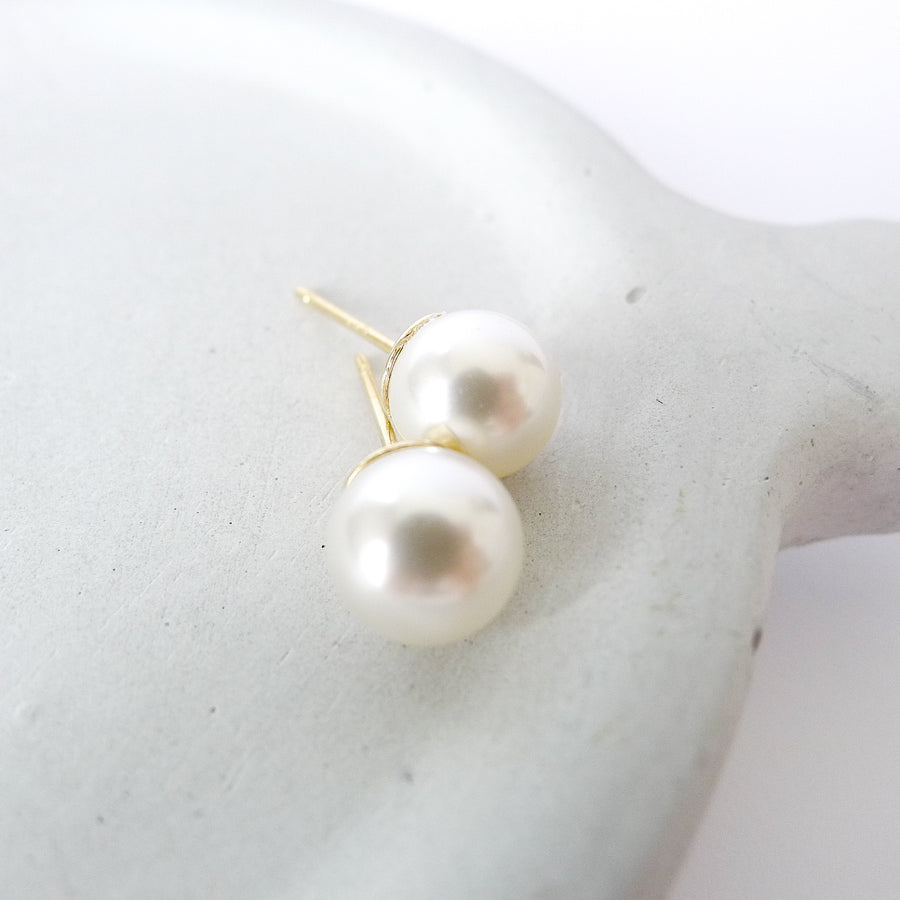 White Crystal Pearl Earstuds 8mm