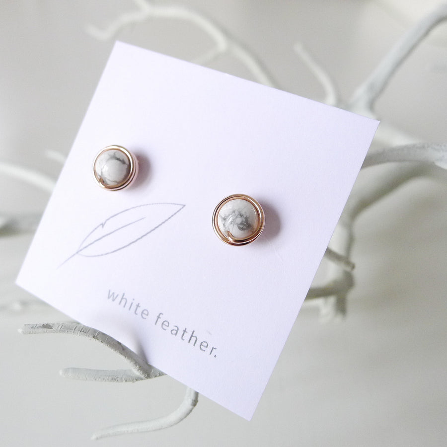 Howlite Earstuds (Medium) / 14k Gold-filled