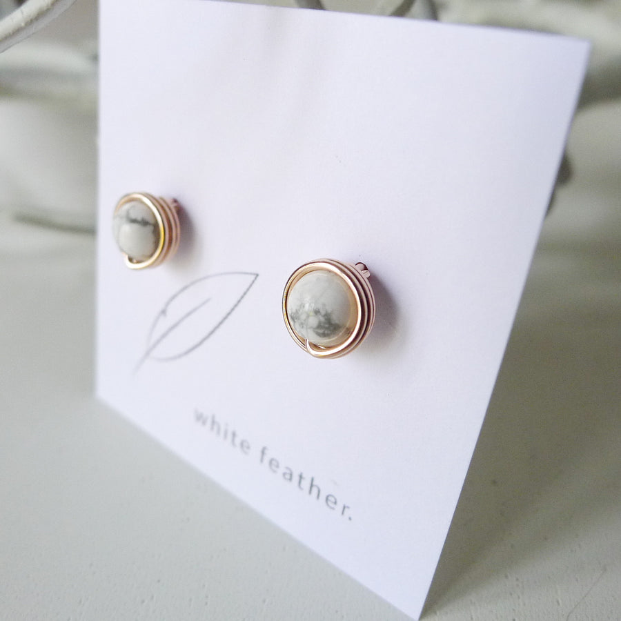 Howlite Earstuds (Medium) / 14k Gold-filled