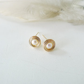 Branka Earstuds / Freshwater Pearls