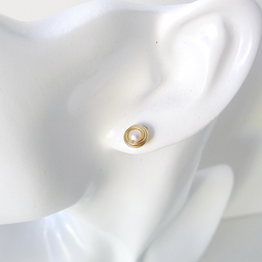 Branka Earstuds / Freshwater Pearls