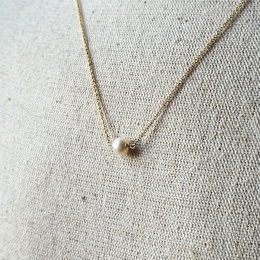 Katrice Necklace / Freshwater Pearl