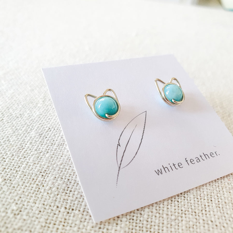 Meowstuds (Medium) / Larimar