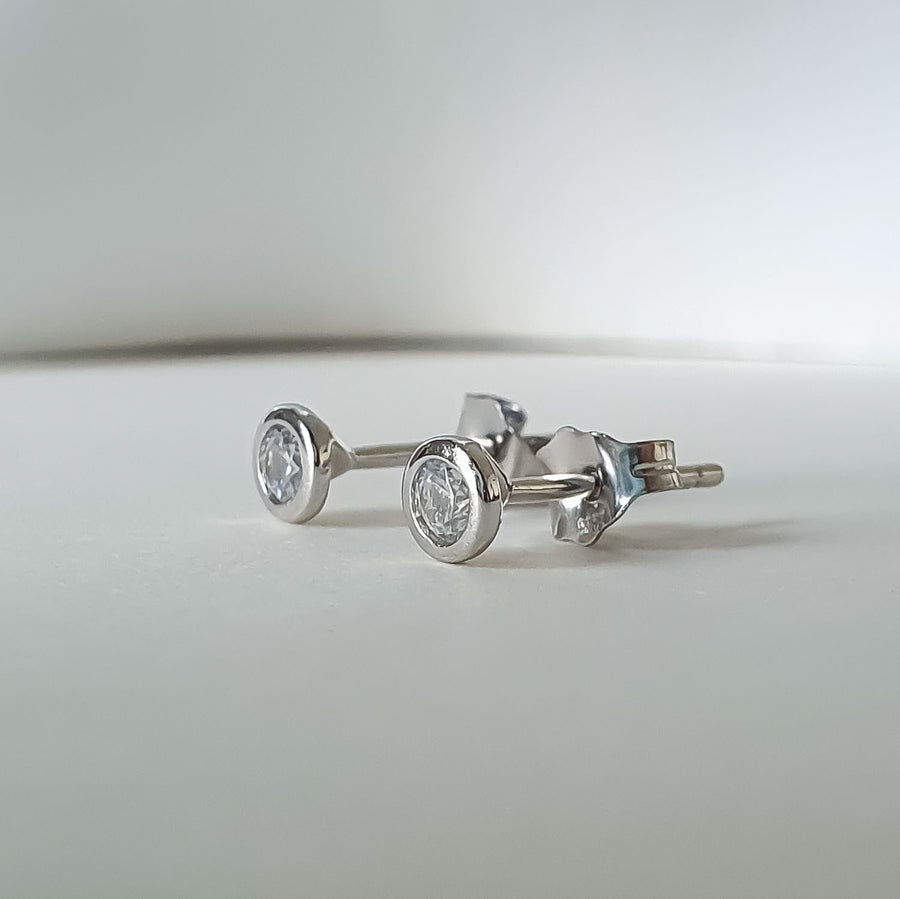 Faven Earstuds / Rhodium-plated 925 Silver