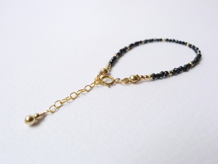 Allysha Stacking Bracelet / Black Spinel