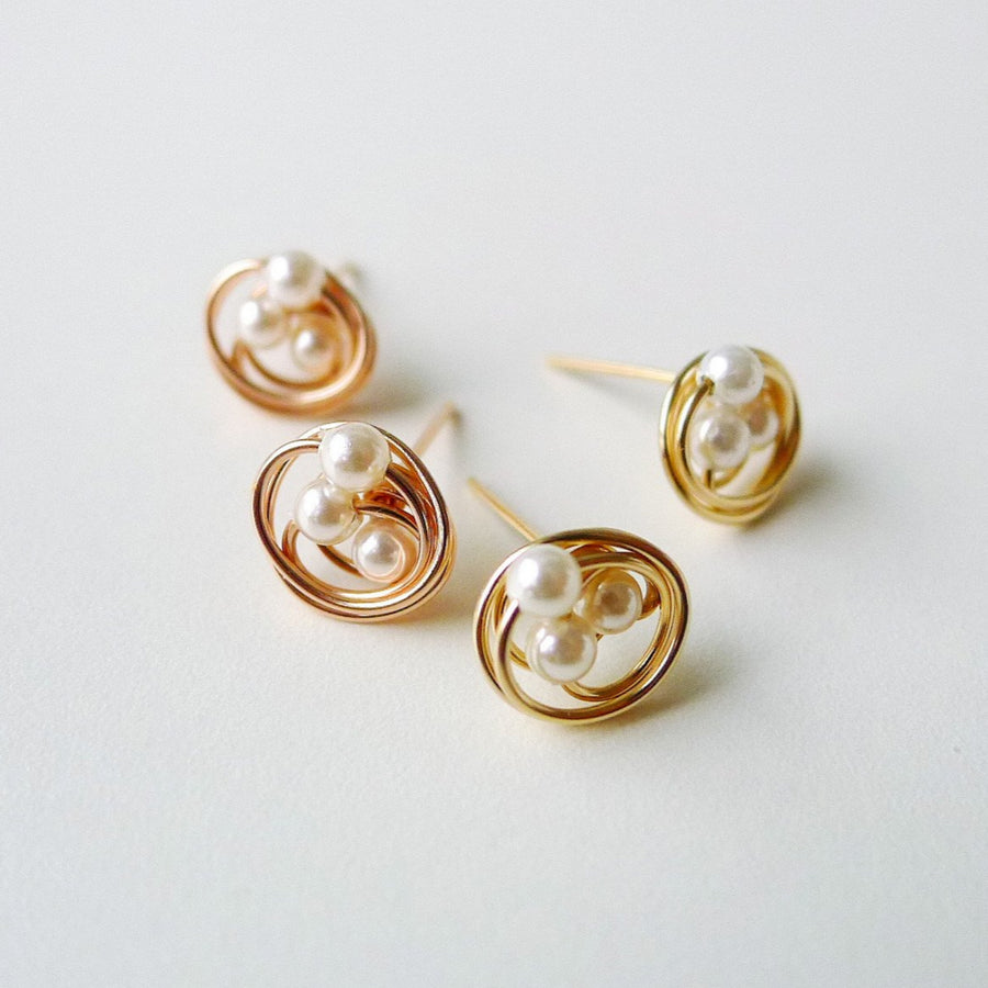 Estelle Earstuds / White Shell Pearl