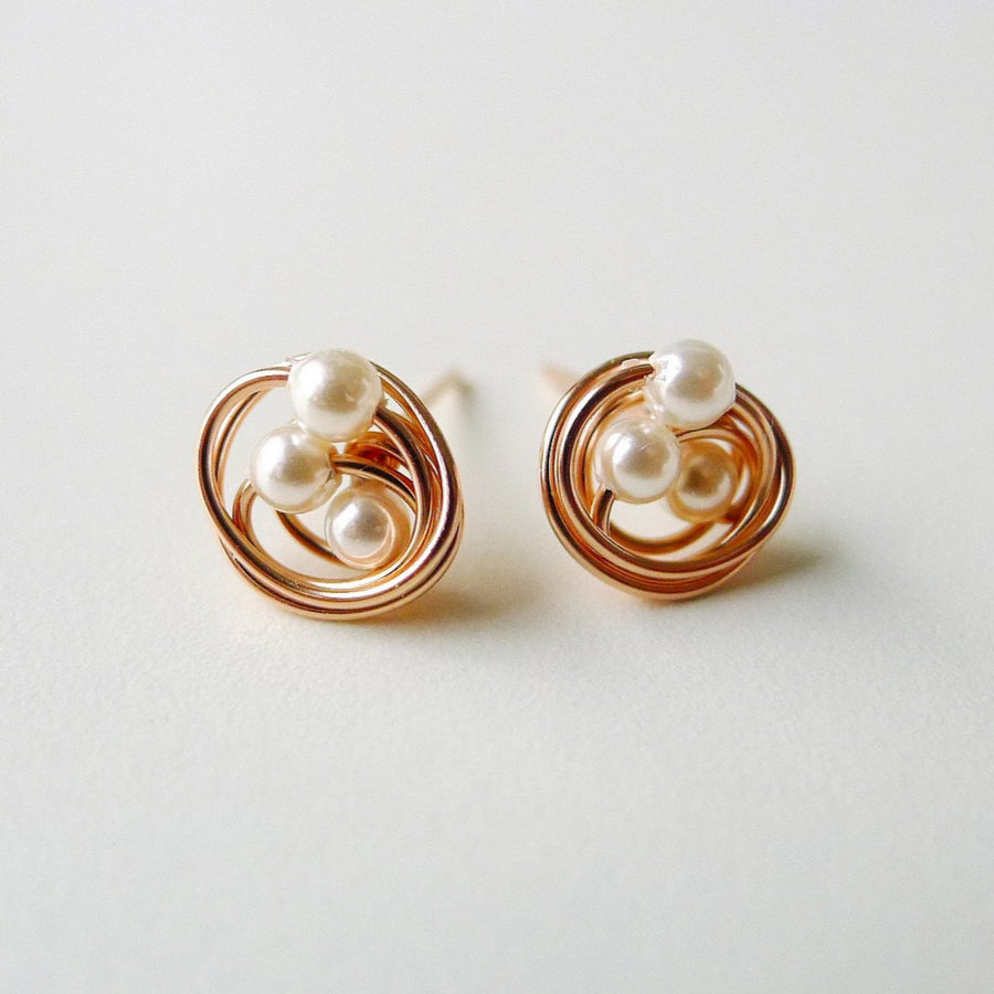 Estelle Earstuds / White Shell Pearl