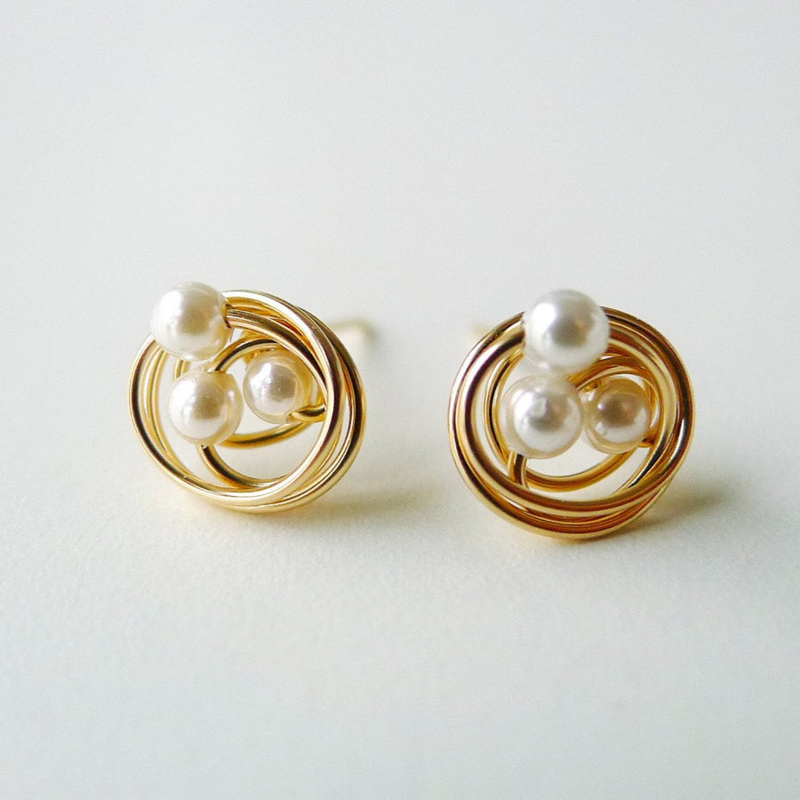 Estelle Earstuds / White Shell Pearl